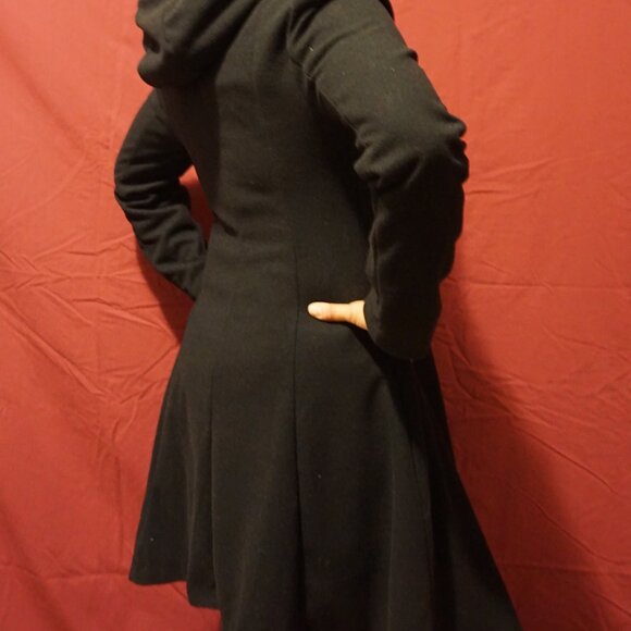 Black Fleece Coat, Size Medium - Picture 2 of 8